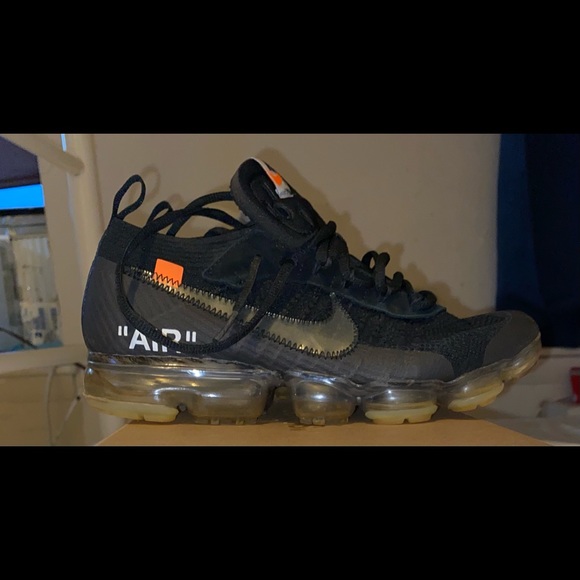 Athletic_Shoes
